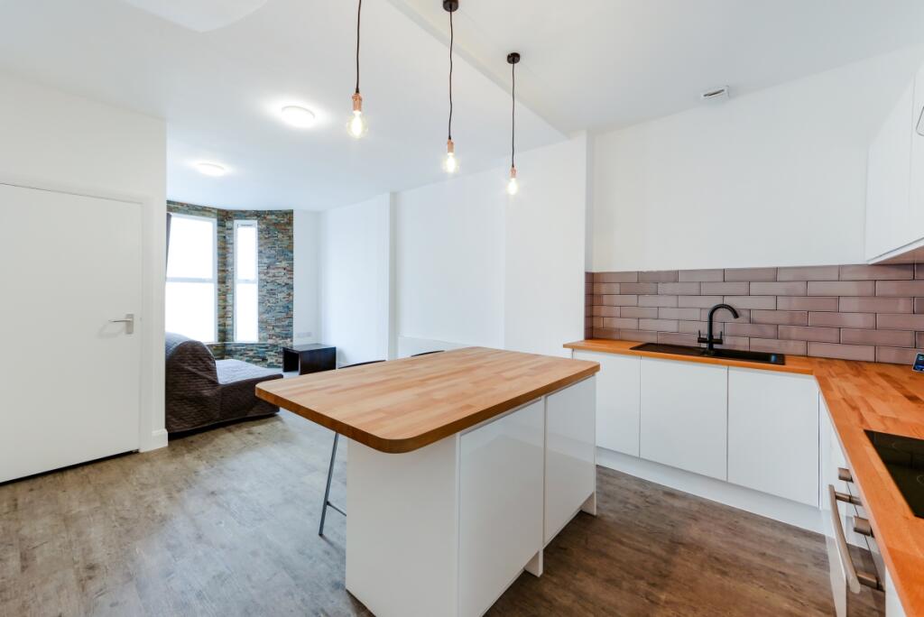 1 bed 1st Floor Flat for rent in Stoke Newington. From Ariston Property - London