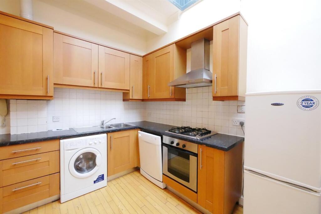 2 bed 1st Floor Flat for rent in Southgate. From Ariston Property - London 2 bed 1st Floor Flat for rent in Southgate. From Ariston Property - London