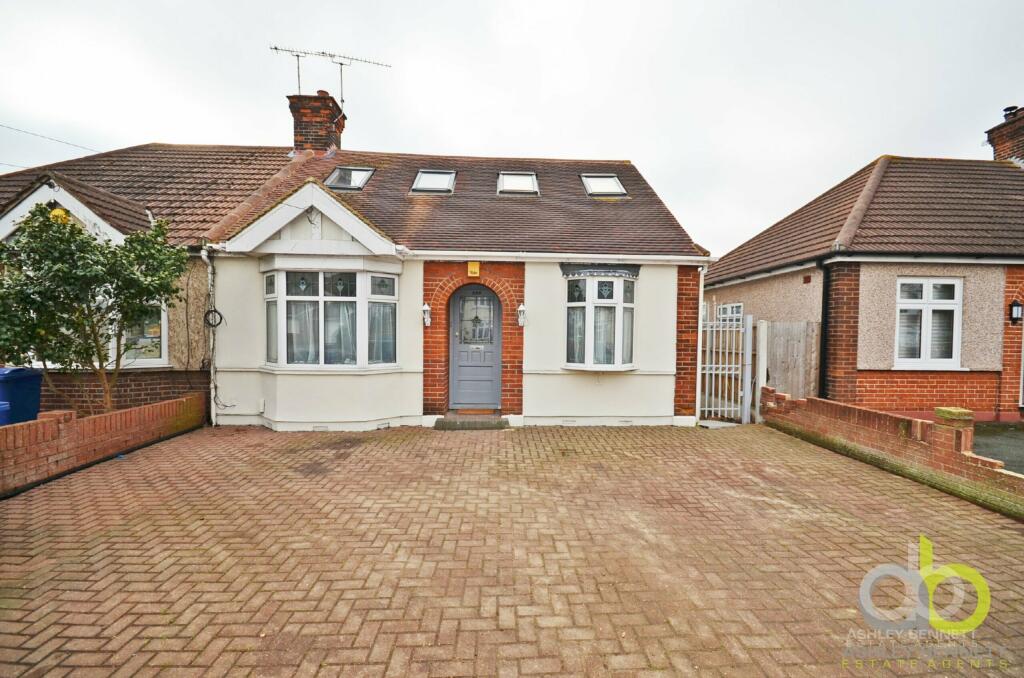 4 bed Semi-detached bungalow for rent in Grays. From Ashley Bennett - Benfleet