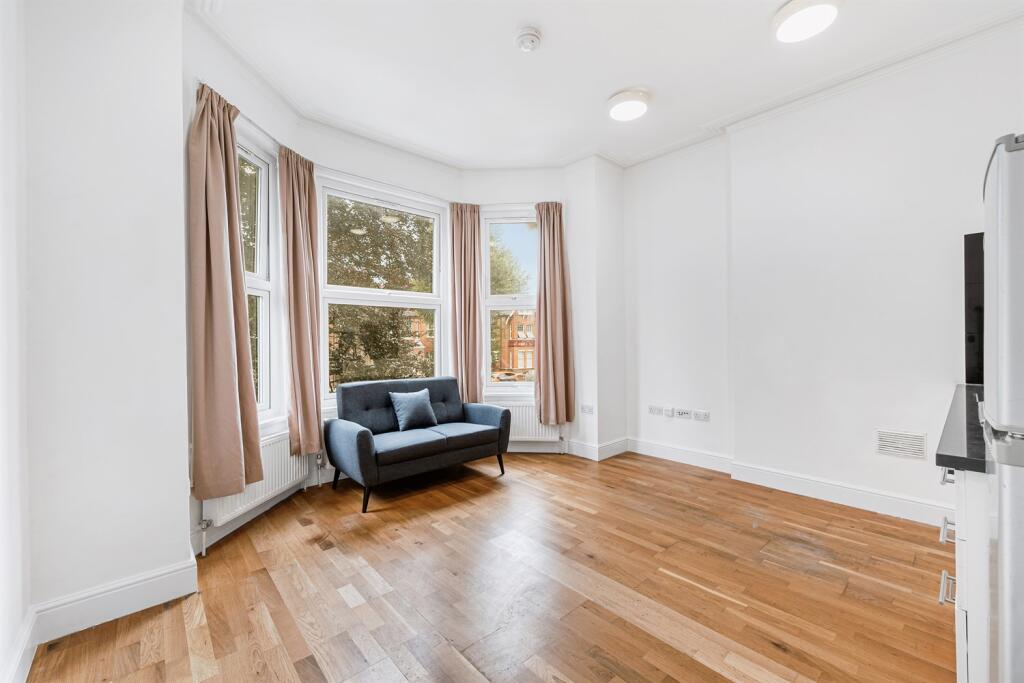 1 bed 1st Floor Flat for rent in Acton. From Atlas Property Letting & Services Ltd - London