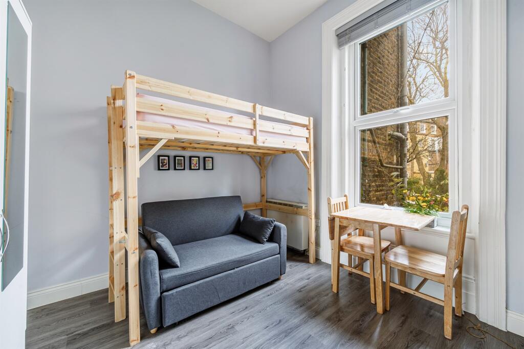 4 bed 1st Floor Flat for rent in Kensington. From Atlas Property Letting & Services Ltd - London