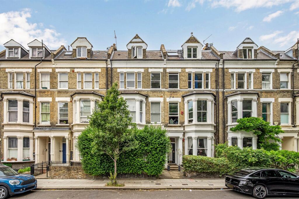 4 bed 1st Floor Flat for rent in Kensington. From Atlas Property Letting & Services Ltd - London