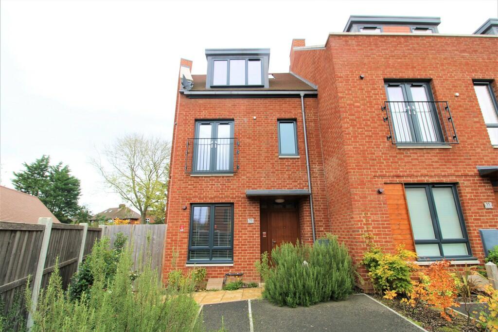 4 bed End Terraced House for rent in North Mymms. From Auckland Estates - Potters Bar