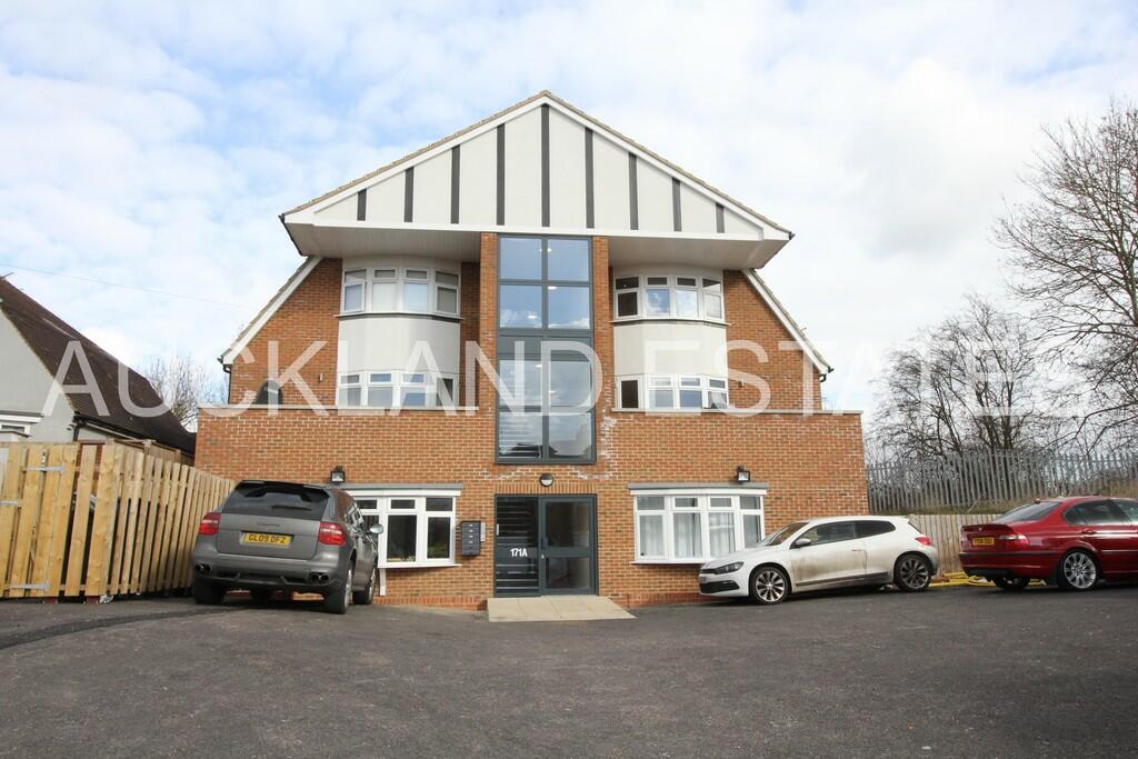 2 bed Apartment for rent in Potters Bar. From Auckland Estates - Potters Bar