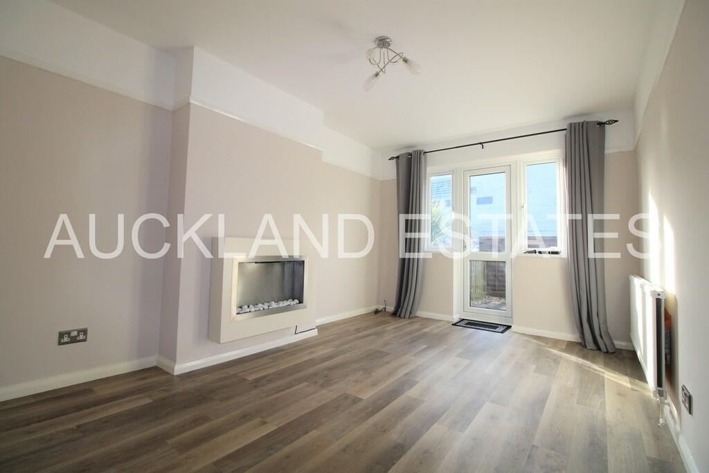 1 bed Apartment for rent in Potters Bar. From Auckland Estates - Potters Bar