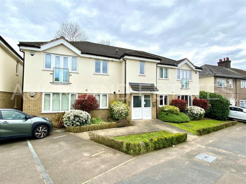 2 bed Apartment for rent in Potters Bar. From Auckland Estates Limited - Potters Bar