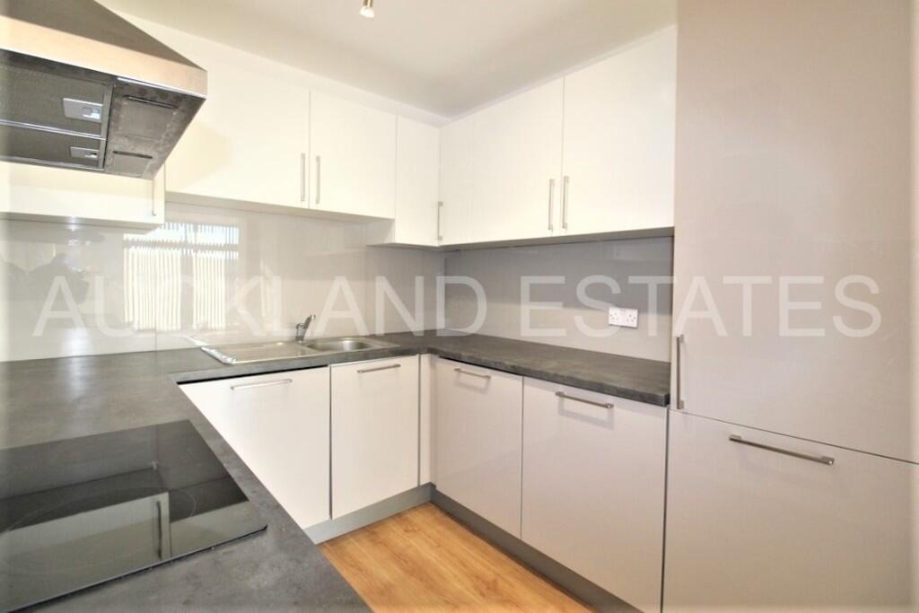 2 bed Apartment for rent in Potters Bar. From Auckland Estates Limited - Potters Bar