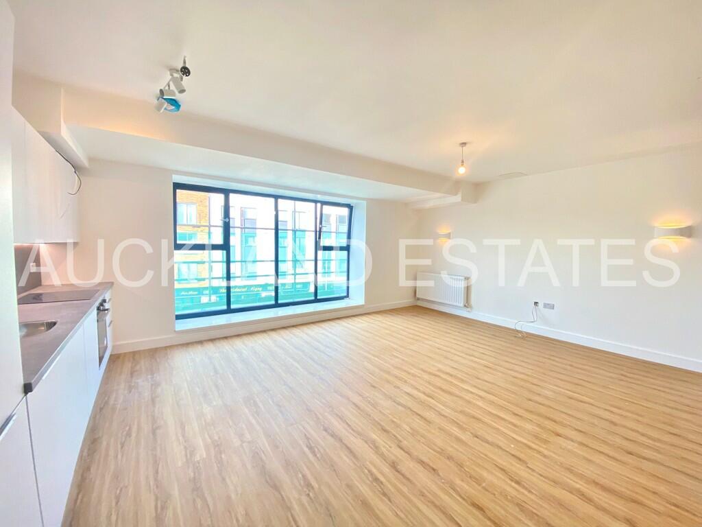 2 bed 1st Floor Flat for rent in Potters Bar. From Auckland Estates Limited - Potters Bar 2 bed 1st Floor Flat for rent in Potters Bar. From Auckland Estates Limited - Potters Bar
