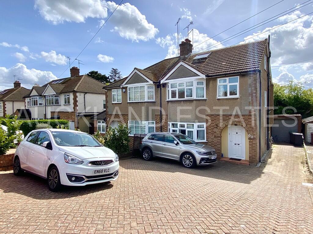 4 bed Semi Detached for rent in Potters Bar. From Auckland Estates Limited - Potters Bar