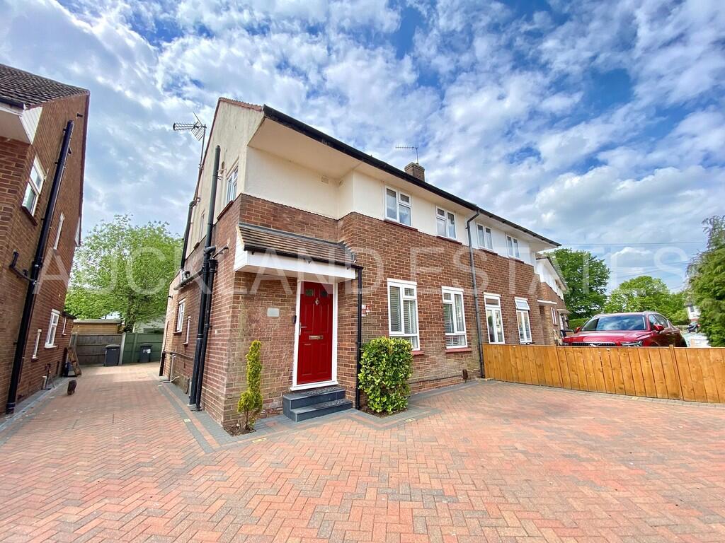 3 bed Semi Detached for rent in Potters Bar. From Auckland Estates Limited - Potters Bar 3 bed Semi Detached for rent in Potters Bar. From Auckland Estates Limited - Potters Bar