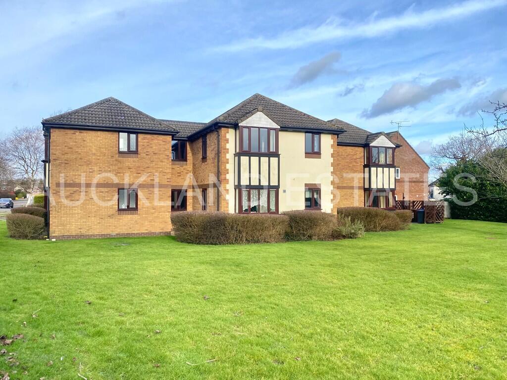 4 bed Studio for rent in Potters Bar. From Auckland Estates Limited - Potters Bar