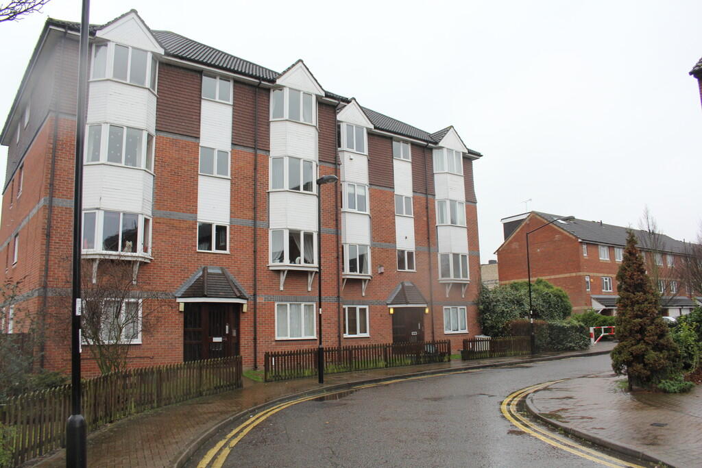 2 bed House (unspecified) for rent in London. From Auckland Estates Limited - Potters Bar 2 bed House (unspecified) for rent in London. From Auckland Estates Limited - Potters Bar