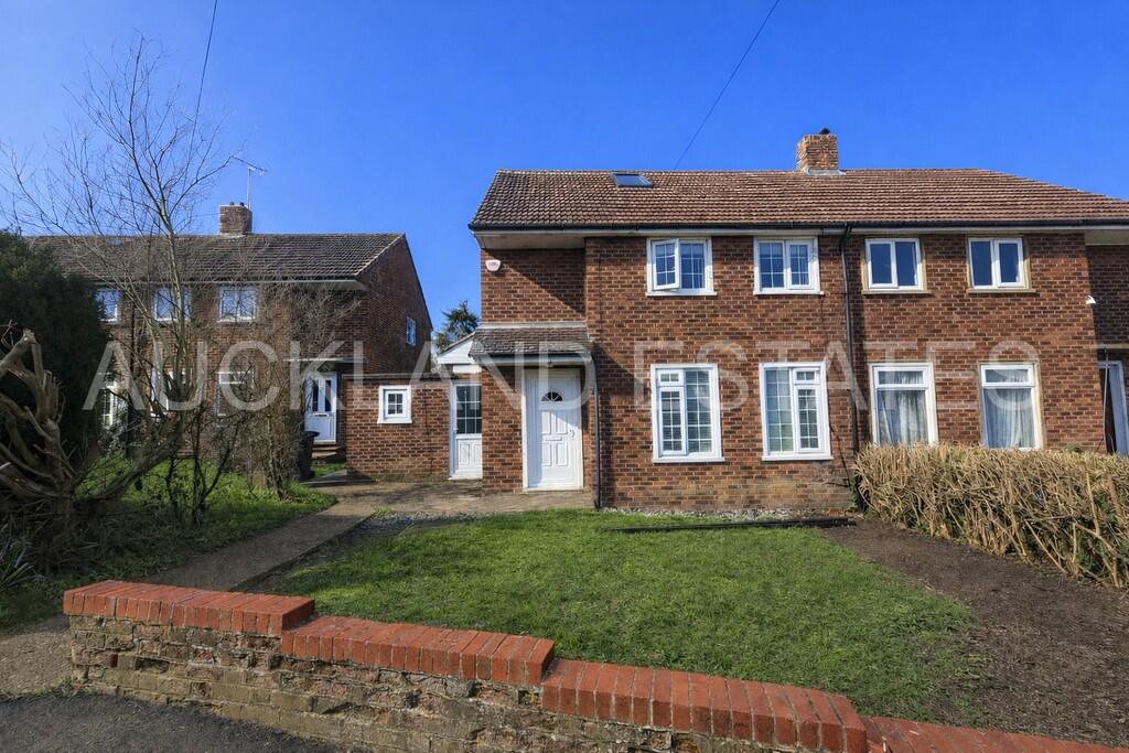 3 bed Semi Detached for rent in South Mimms. From Auckland Estates Limited - Potters Bar