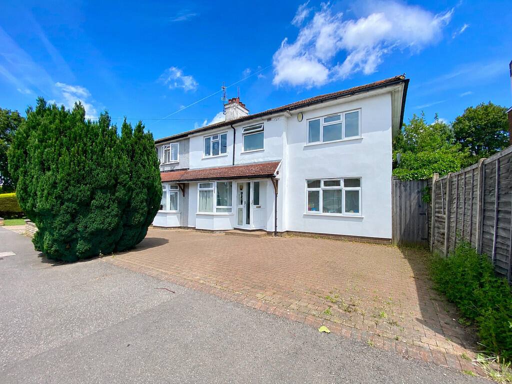 6 bed Semi Detached for rent in Potters Bar. From Auckland Estates Limited - Potters Bar