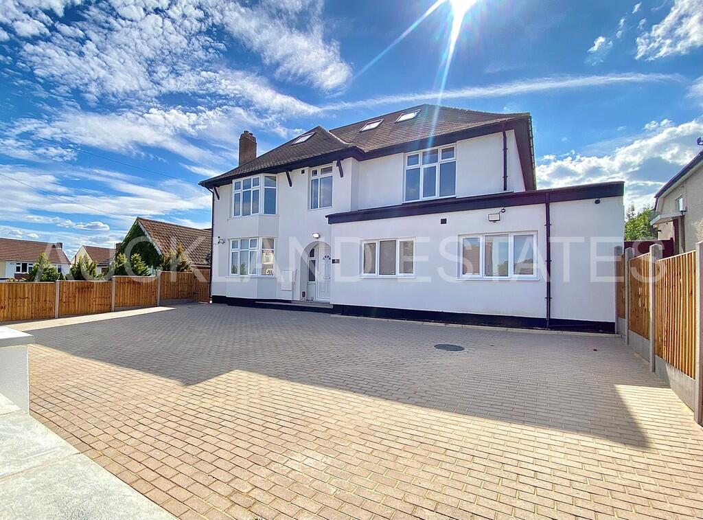 4 bed Studio for rent in Potters Bar. From Auckland Estates Limited - Potters Bar