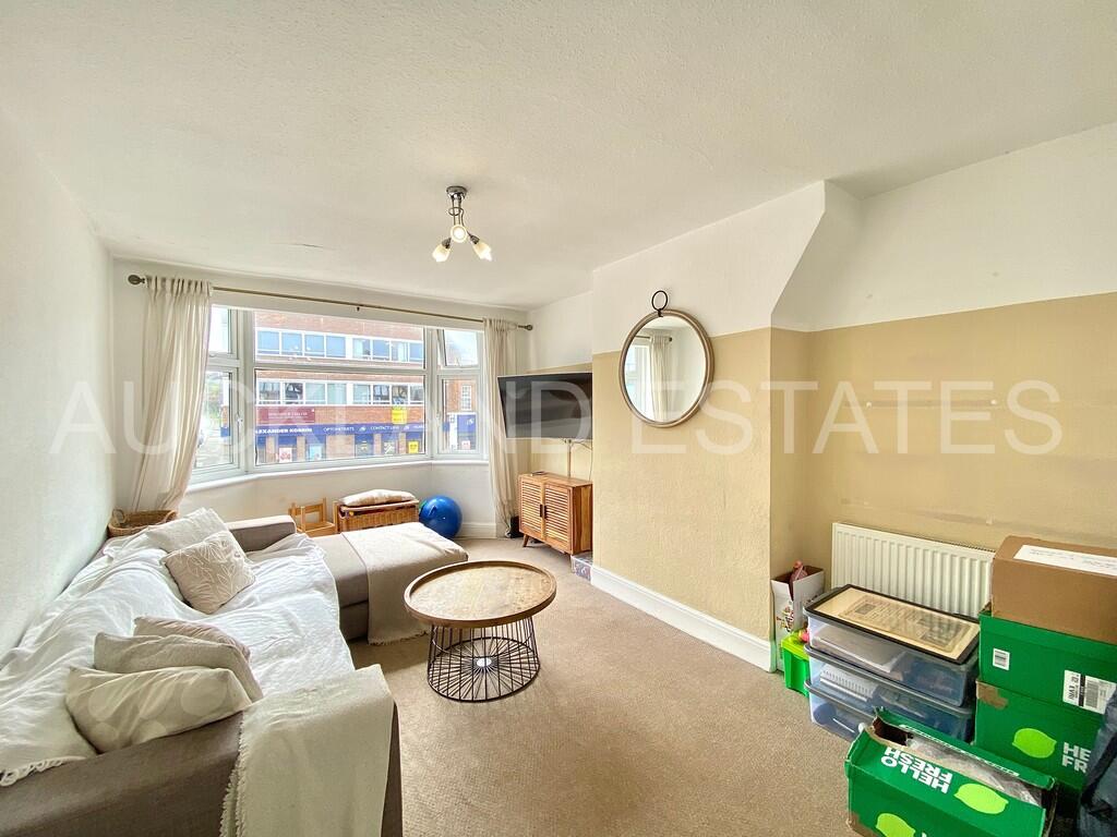 3 bed Apartment for rent in Potters Bar. From Auckland Estates Limited - Potters Bar