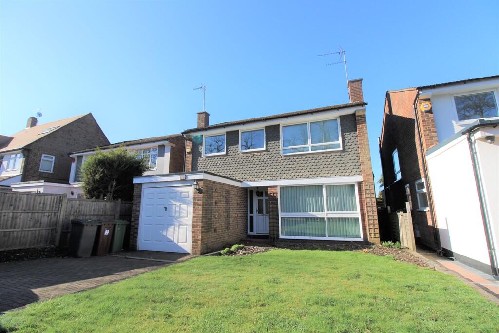 4 bed Detached for rent in Potters Bar. From Auckland Estates Limited - Potters Bar 4 bed Detached for rent in Potters Bar. From Auckland Estates Limited - Potters Bar