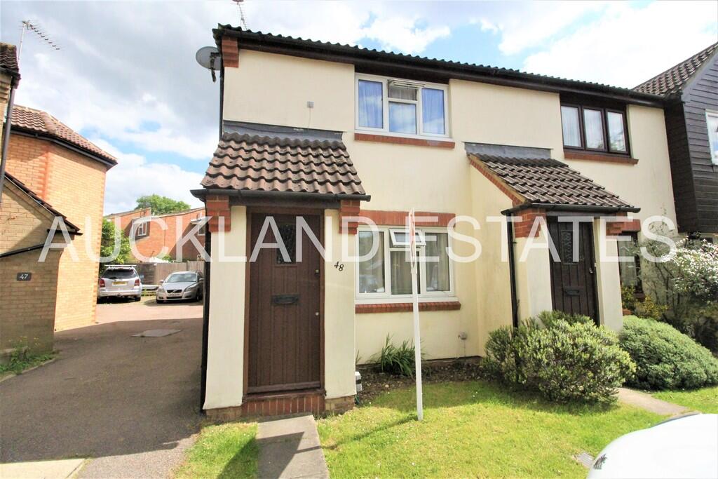 2 bed End of Terrace for rent in North Mymms. From Auckland Estates Limited - Potters Bar