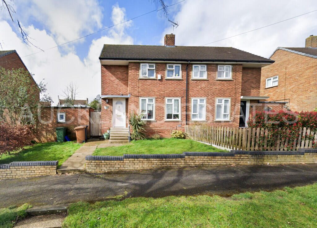 0 bed Studio for rent in Potters Bar. From Auckland Estates Limited - Potters Bar