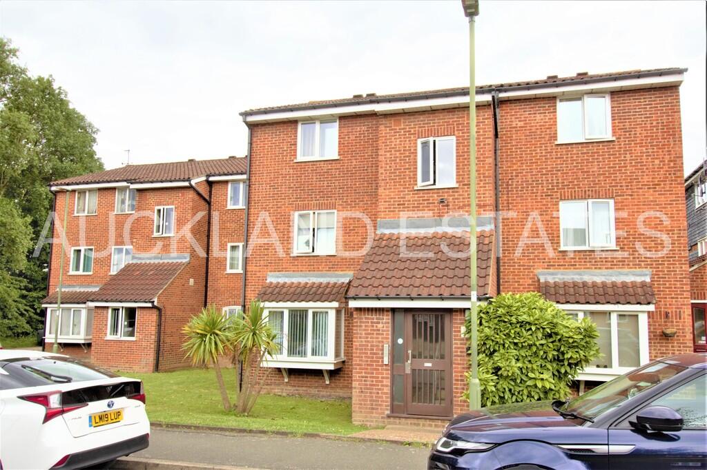 1 bed Apartment for rent in Friern Barnet. From Auckland Estates Limited - Potters Bar