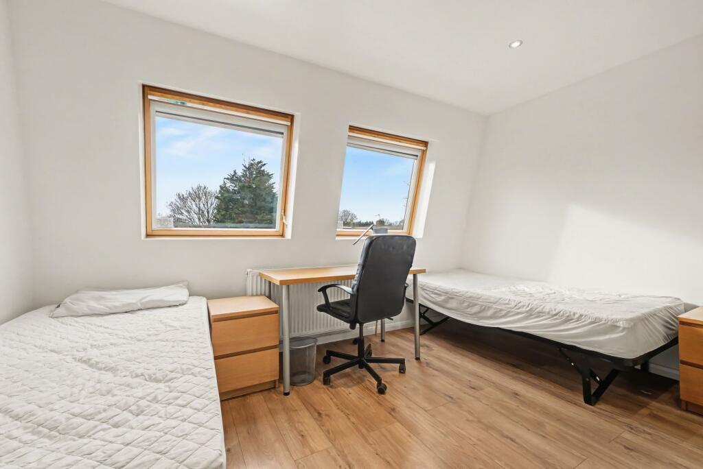 5 bed Mid Terraced House for rent in London. From Austin Homes - London