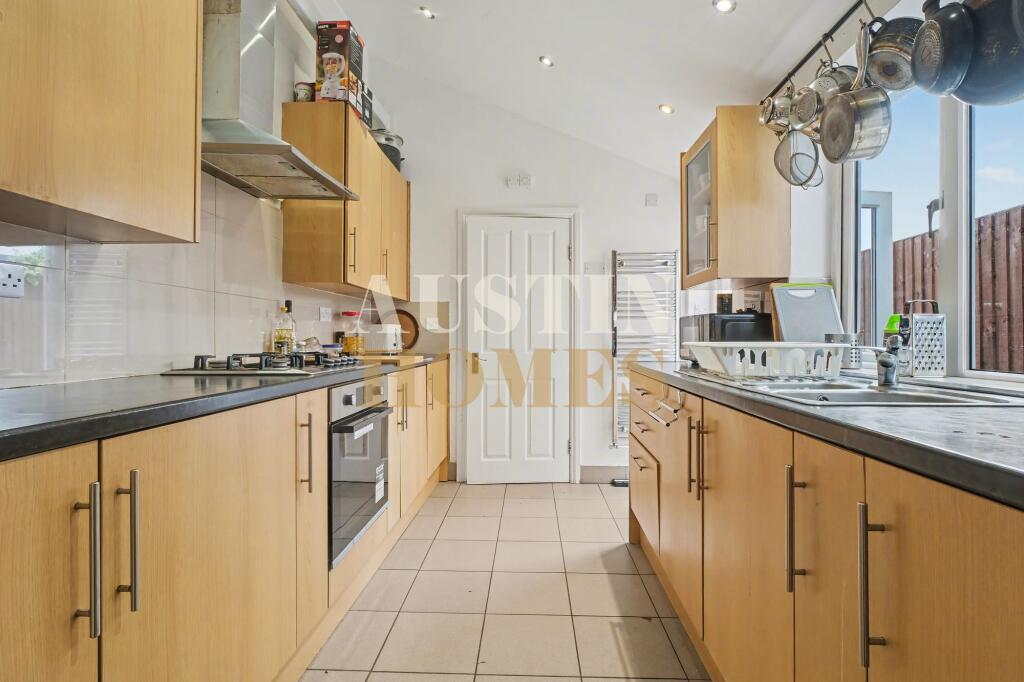 7 bed Mid Terraced House for rent in London. From Austin Homes - London