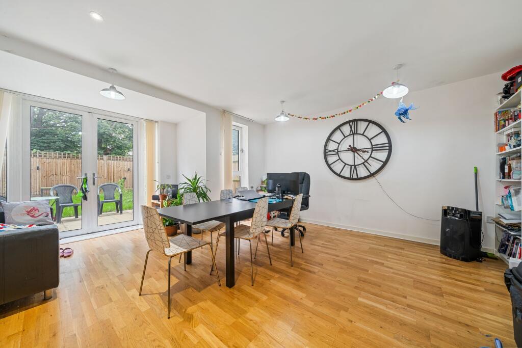 4 bed Mid Terraced House for rent in London. From Austin Homes - London