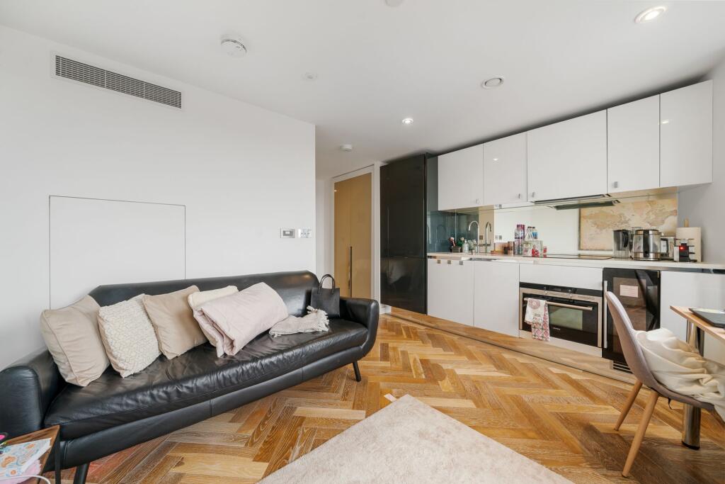 4 bed Studio for rent in Islington. From Austin Homes - London