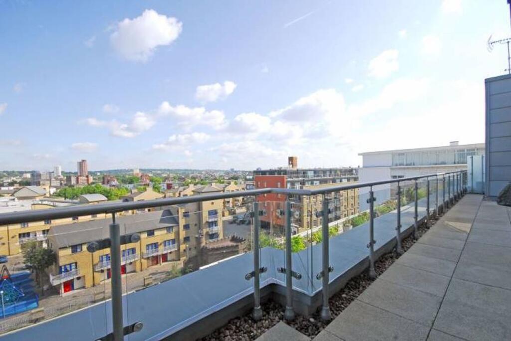 3 bed 1st Floor Flat for rent in Camden Town. From Austin Homes - London