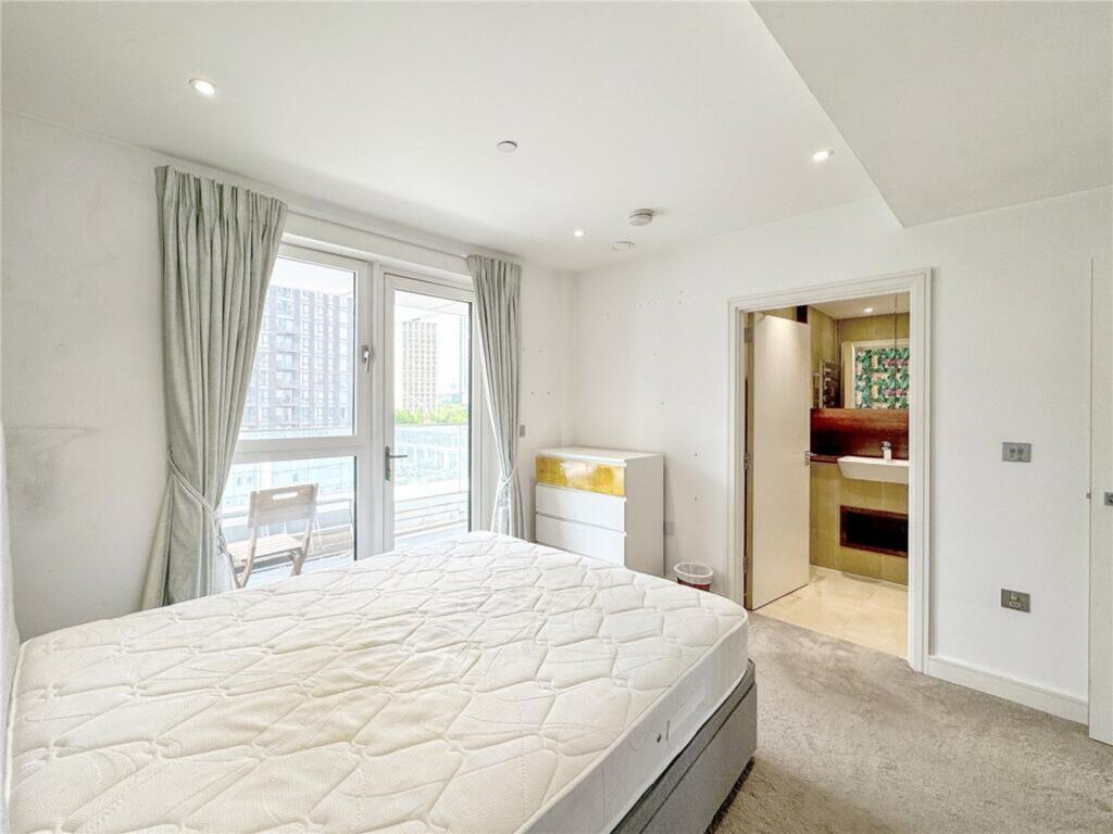 2 bed 1st Floor Flat for rent in Clapham. From Austin Homes - London 2 bed 1st Floor Flat for rent in Clapham. From Austin Homes - London