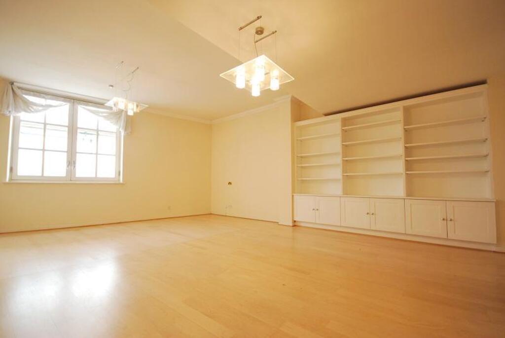 3 bed 1st Floor Flat for rent in Camden Town. From Austin Homes - London 3 bed 1st Floor Flat for rent in Camden Town. From Austin Homes - London