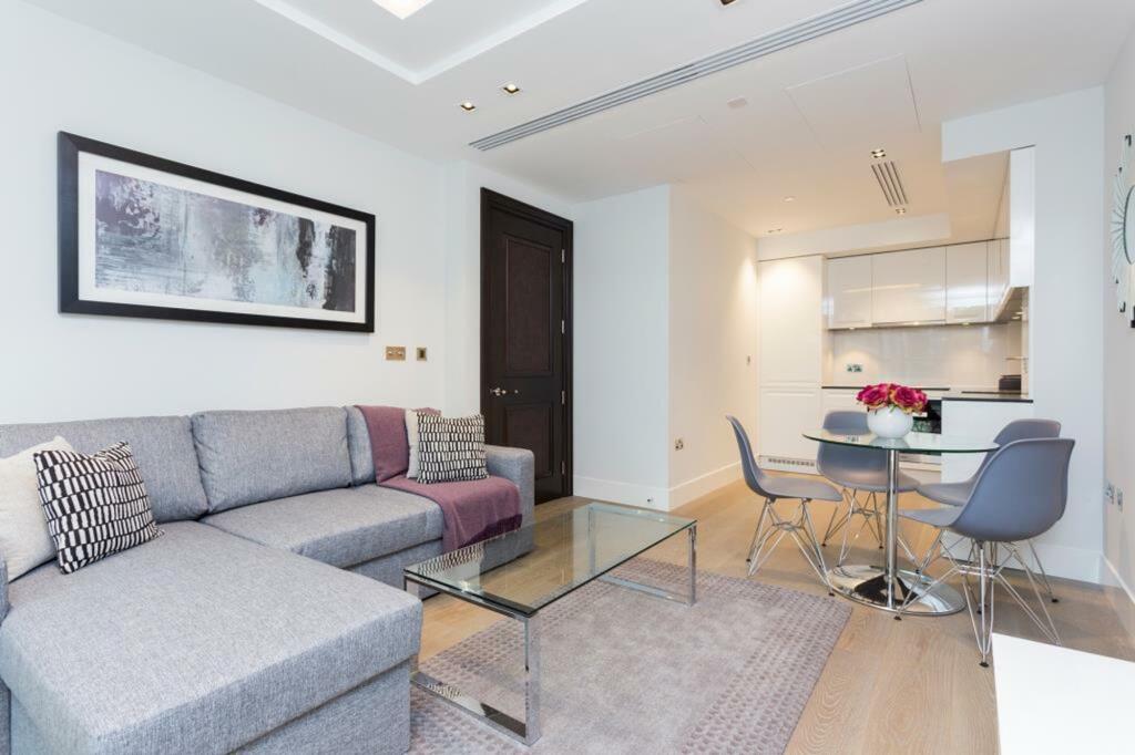 1 bed 1st Floor Flat for rent in Kensington. From Austin Homes - London