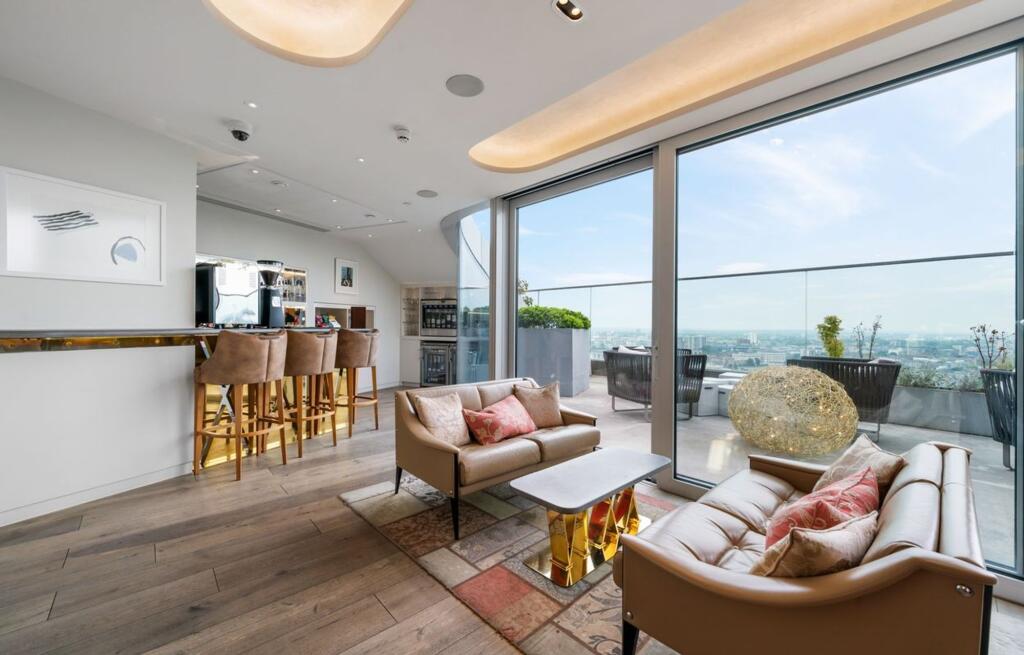 3 bed 1st Floor Flat for rent in Islington. From Austin Homes - London
