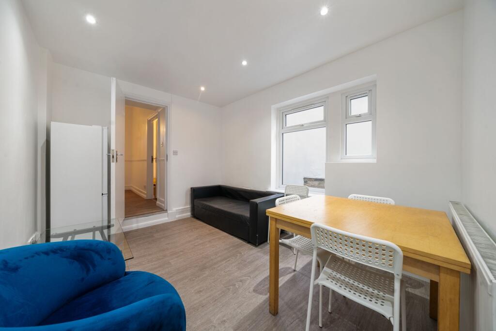 5 bed Mid Terraced House for rent in London. From Austin Homes - London