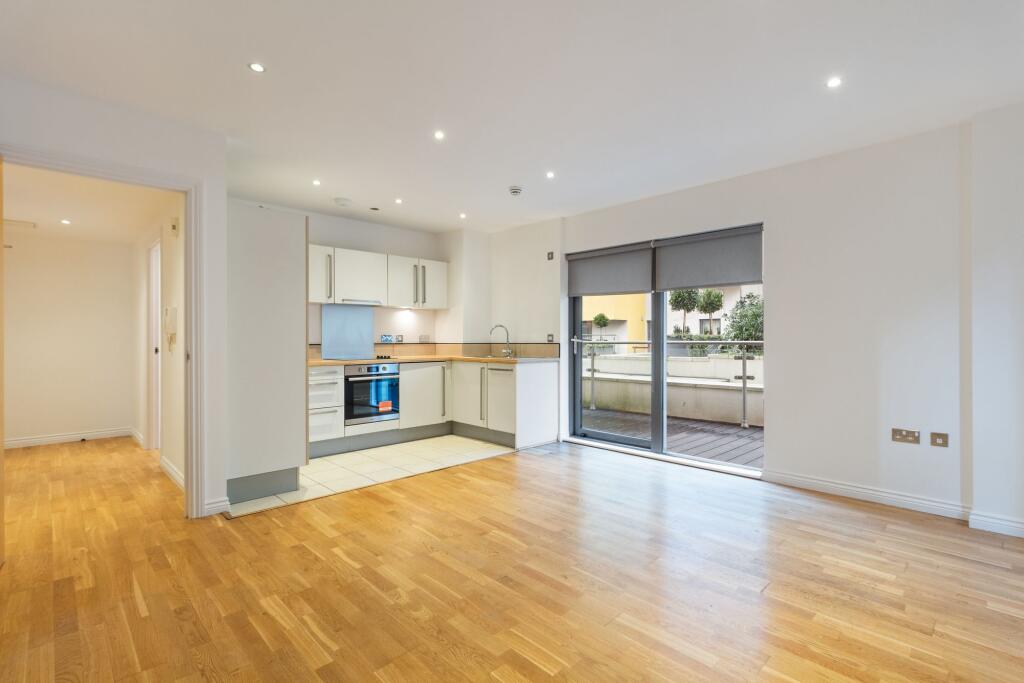 2 bed 1st Floor Flat for rent in London. From Austin Homes - London