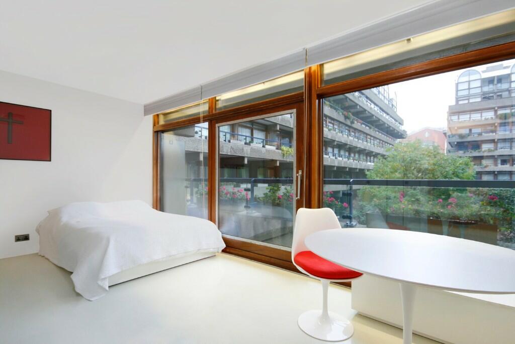4 bed Studio for rent in London. From AWCHILDS LTD - London 4 bed Studio for rent in London. From AWCHILDS LTD - London