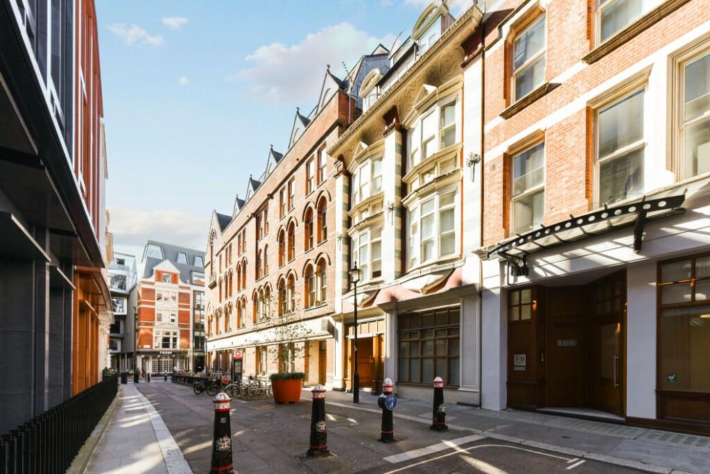 2 bed Duplex for rent in Islington. From AWCHILDS LTD - London 2 bed Duplex for rent in Islington. From AWCHILDS LTD - London
