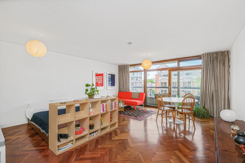 4 bed Studio for rent in London. From AWCHILDS LTD - London