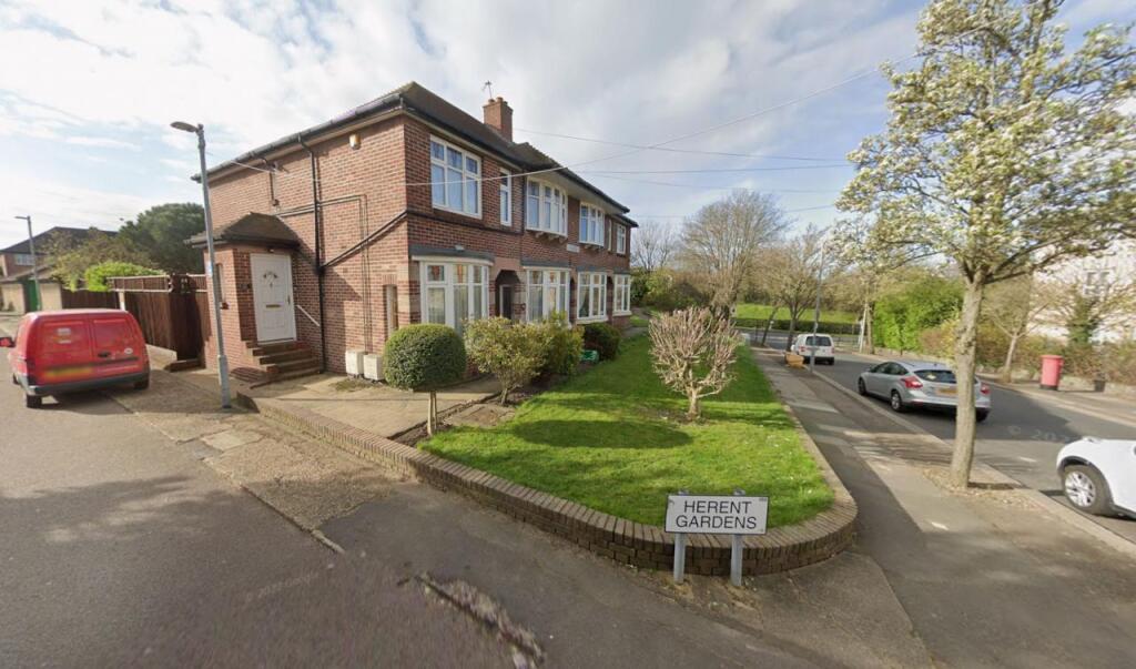 2 bed 1st Floor Flat for rent in Wanstead. From B Bailey & Co Ltd - Ilford