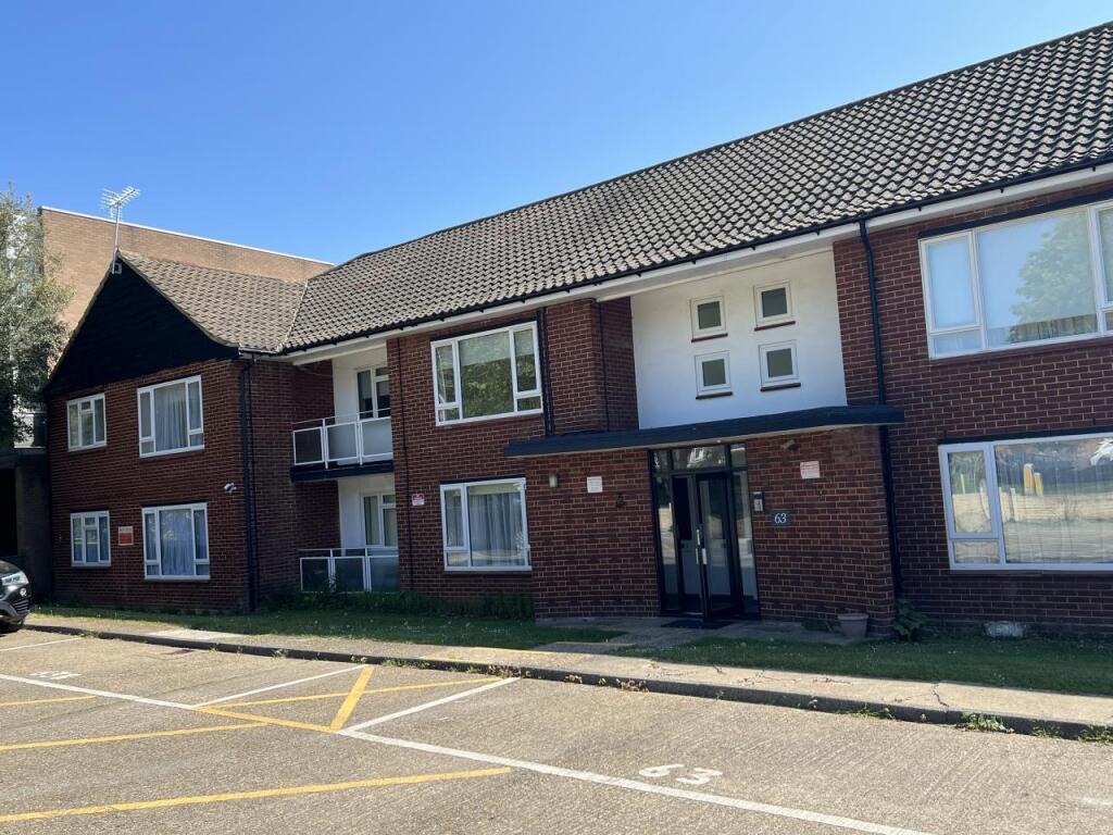 2 bed 1st Floor Flat for rent in Woodford. From B Bailey & Co Ltd - Ilford