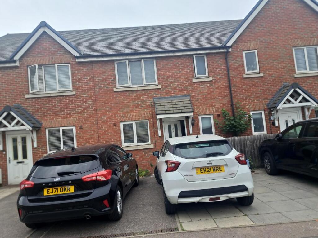 3 bed Town House for rent in Chingford. From B Bailey & Co Ltd - Ilford
