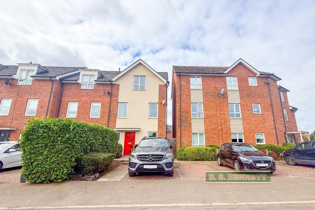 5 bed Town House for rent in Addlestone. From B S Bennett