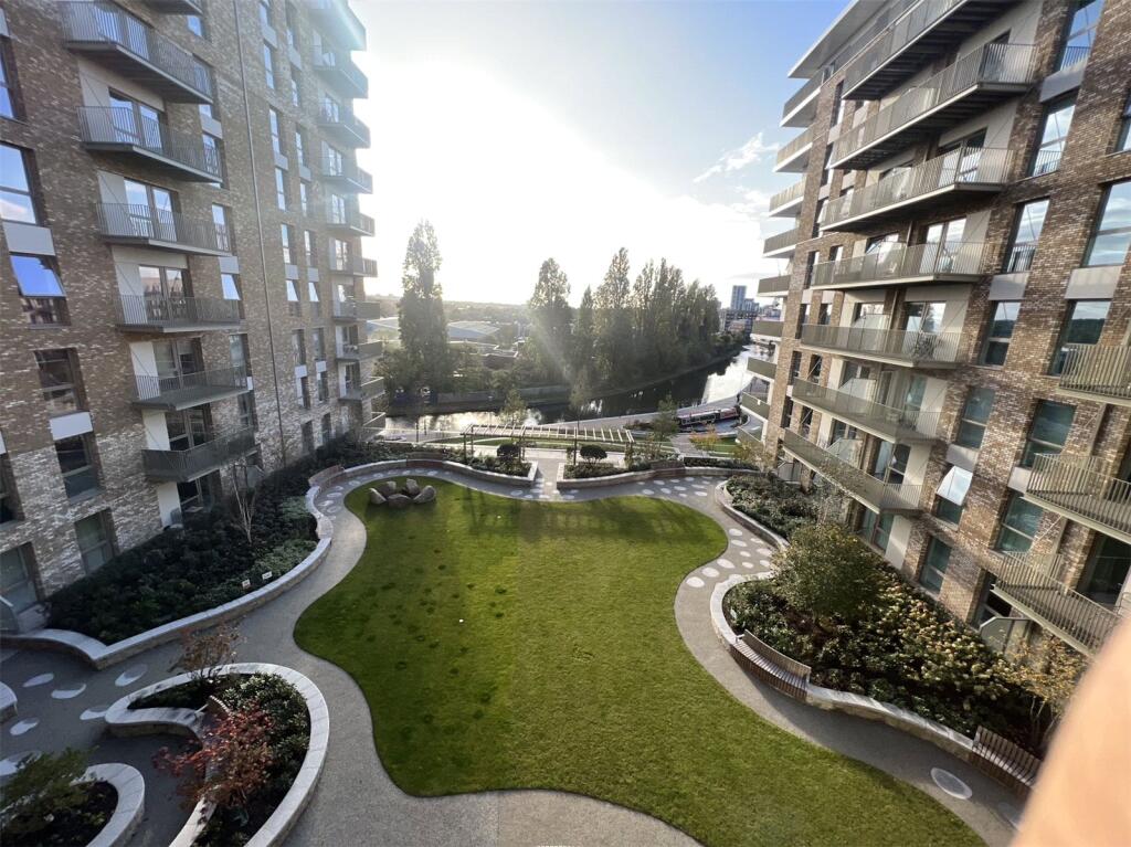 3 bed Apartment for rent in London. From B&C Properties - London