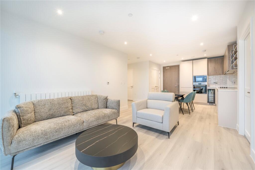 2 bed Apartment for rent in London. From B&C Properties - London