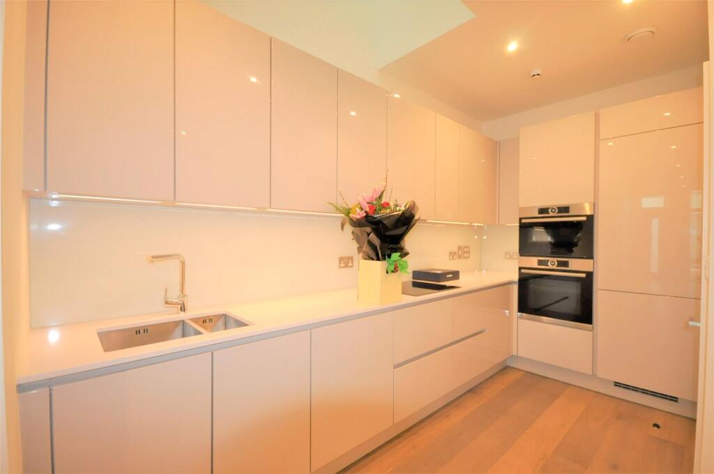 4 bed Mid Terraced House for rent in Lewisham. From B&C Properties - London 4 bed Mid Terraced House for rent in Lewisham. From B&C Properties - London