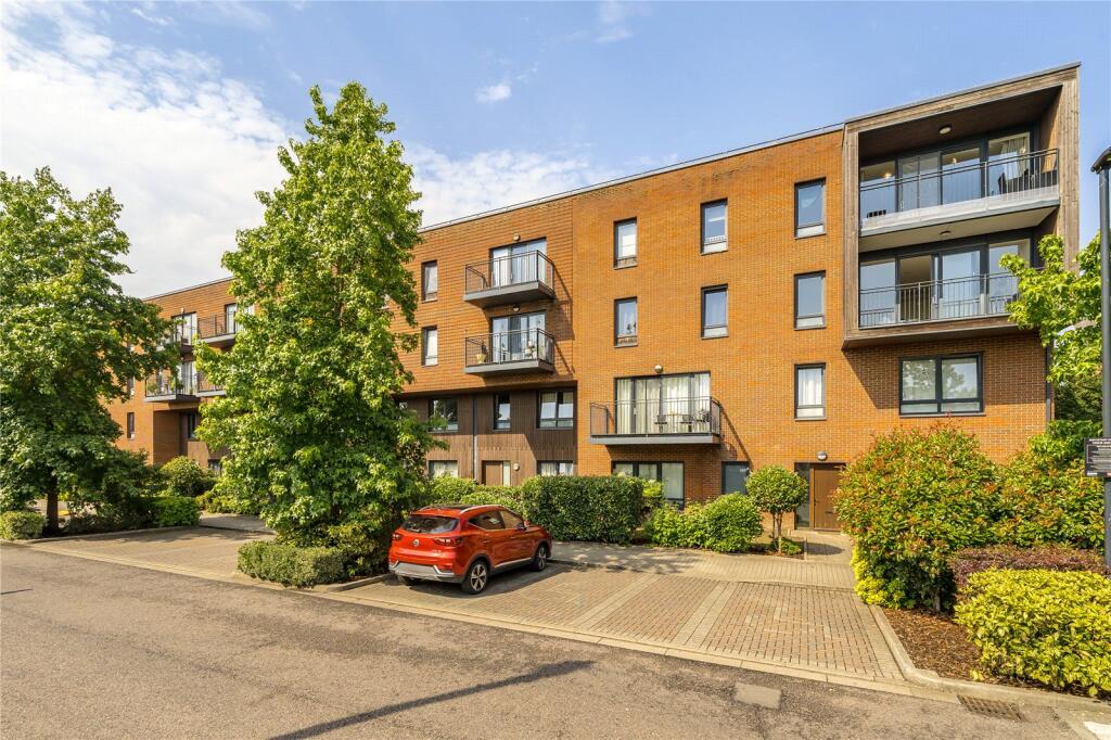 3 bed Apartment for rent in London. From B&C Properties - London