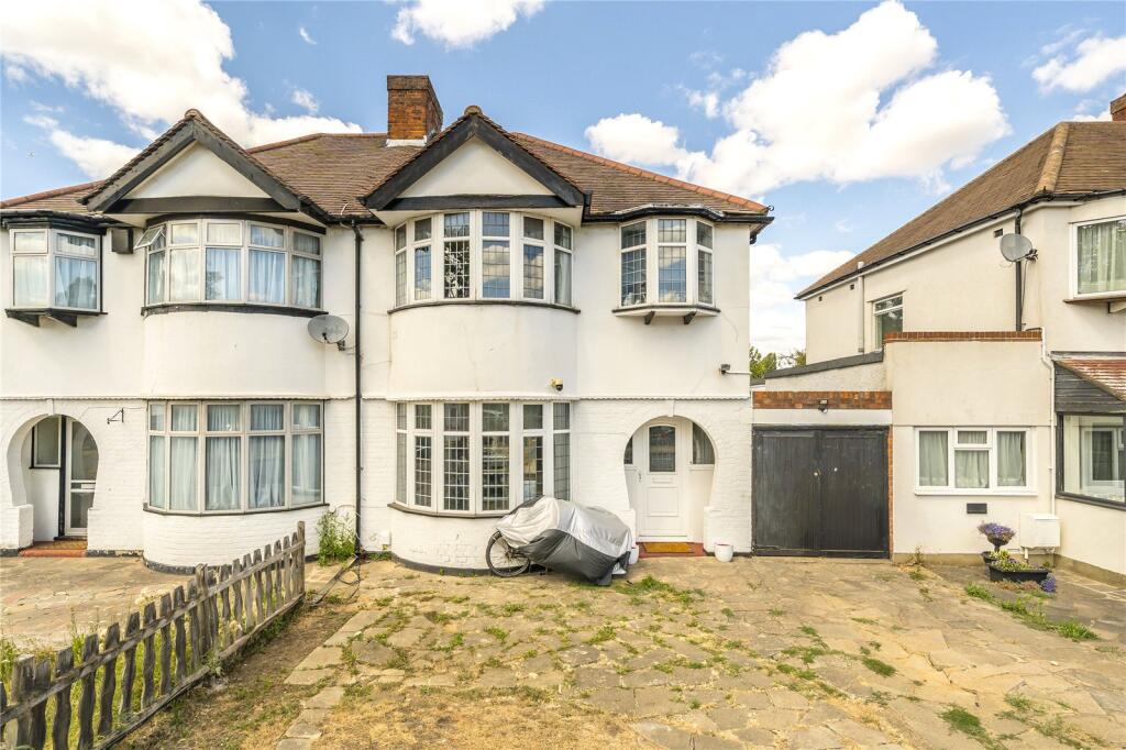 3 bed Semi Detached for rent in Eltham. From B&C Properties - London 3 bed Semi Detached for rent in Eltham. From B&C Properties - London