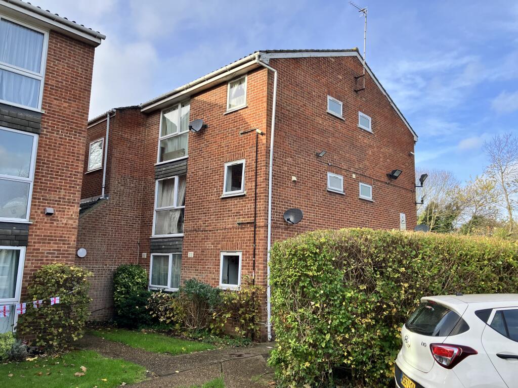4 bed 1st Floor Flat for rent in Hadley Wood. From Bairstow Eves Lettings - North Finchley 4 bed 1st Floor Flat for rent in Hadley Wood. From Bairstow Eves Lettings - North Finchley