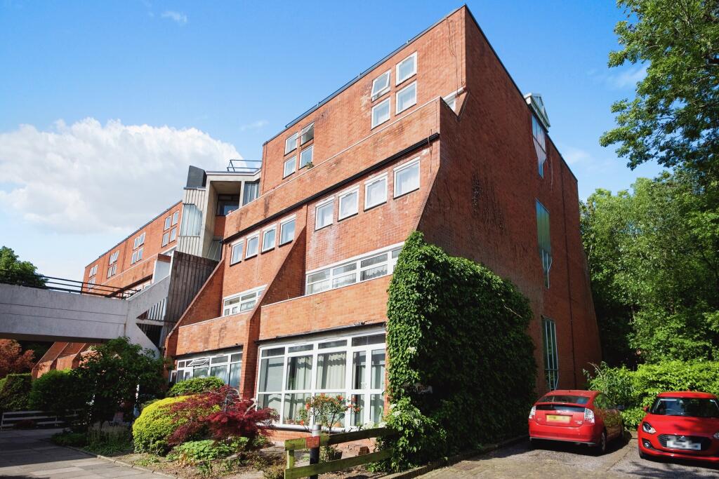 2 bed 1st Floor Flat for rent in Friern Barnet. From Bairstow Eves Lettings - North Finchley