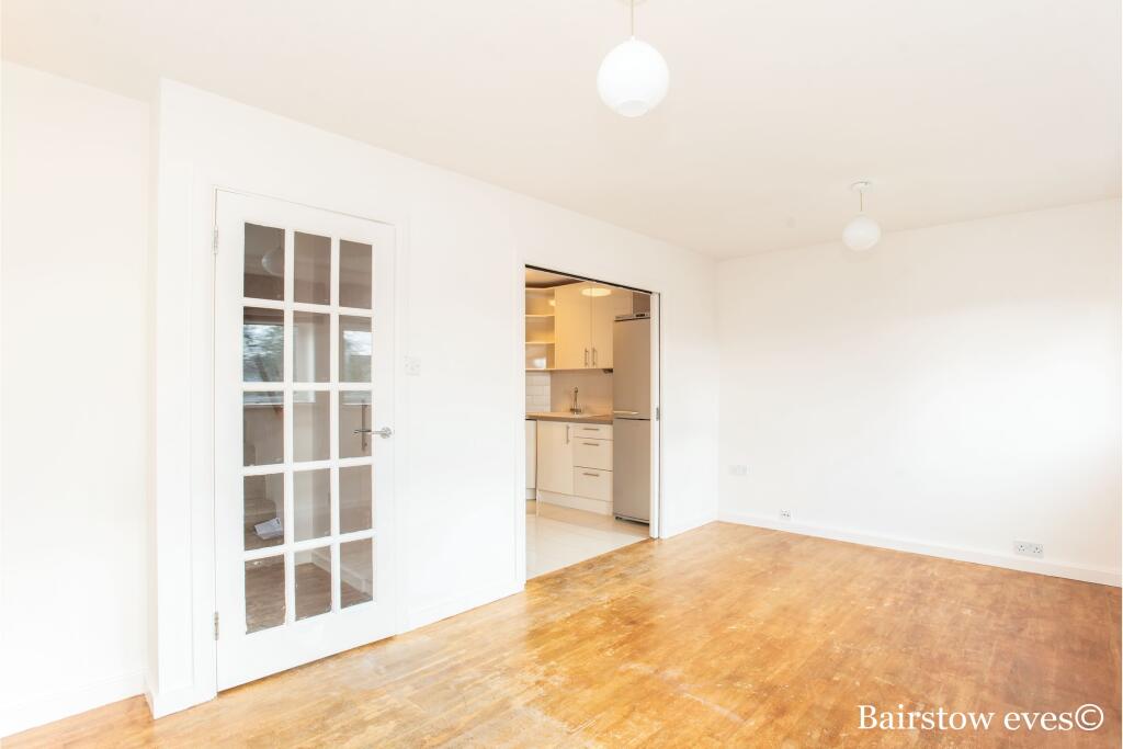 2 bed 1st Floor Flat for rent in Friern Barnet. From Bairstow Eves Lettings - North Finchley